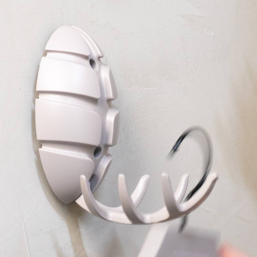 Design-Klapphaken in Taupe - Plausina