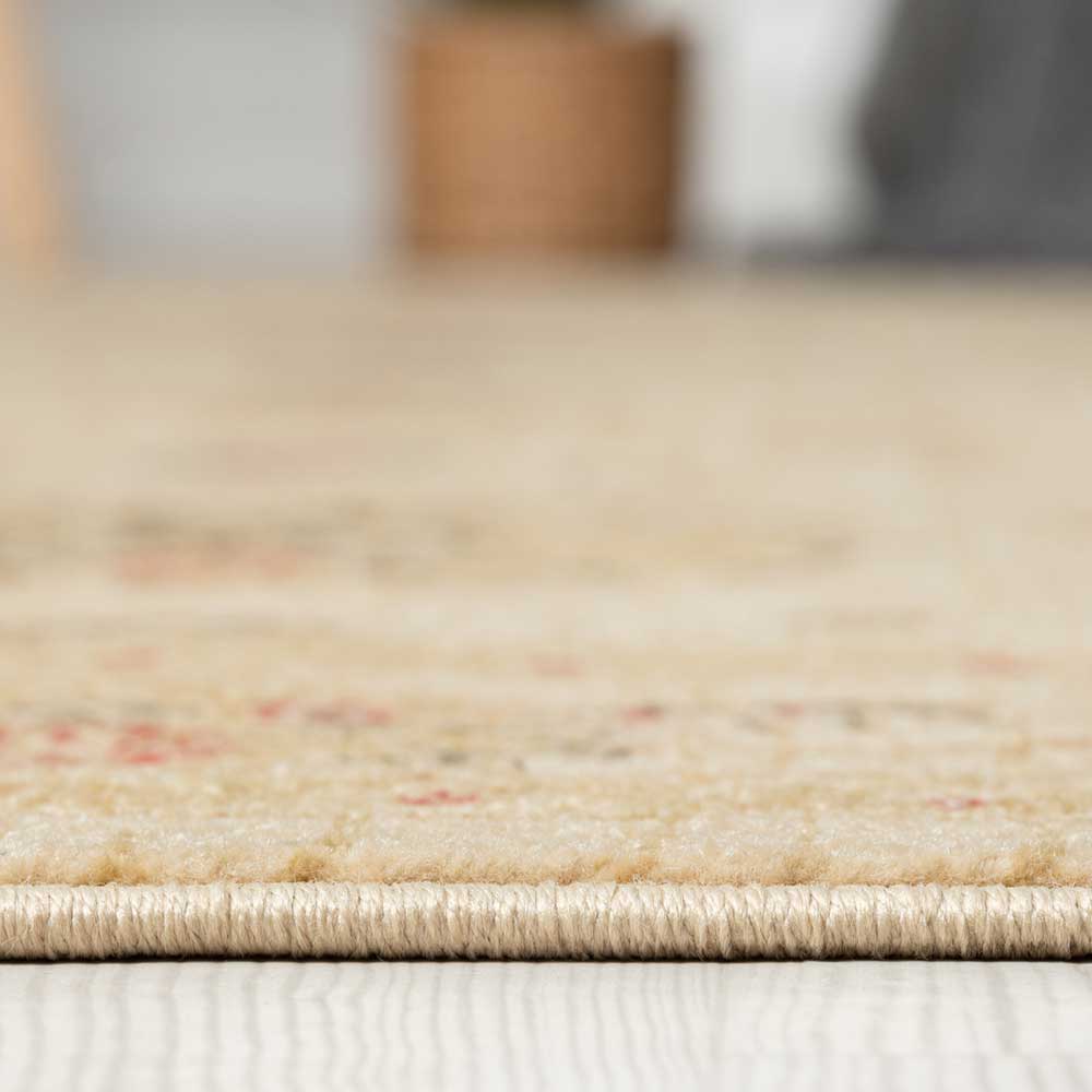 Orientalischer Teppich mit floralem Muster - Fenturam