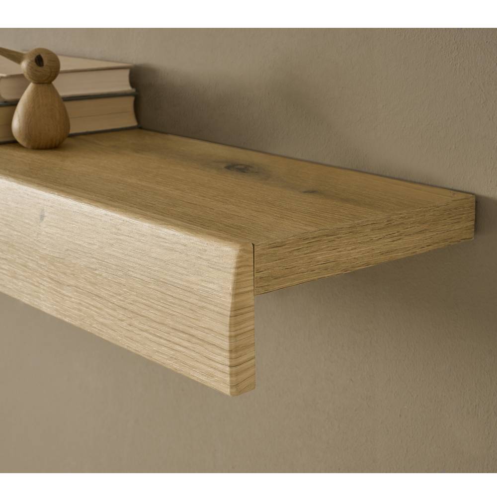 Detailaufnahme der Holzmaserung des Hängeboards in Eiche Holzoptik – Addara