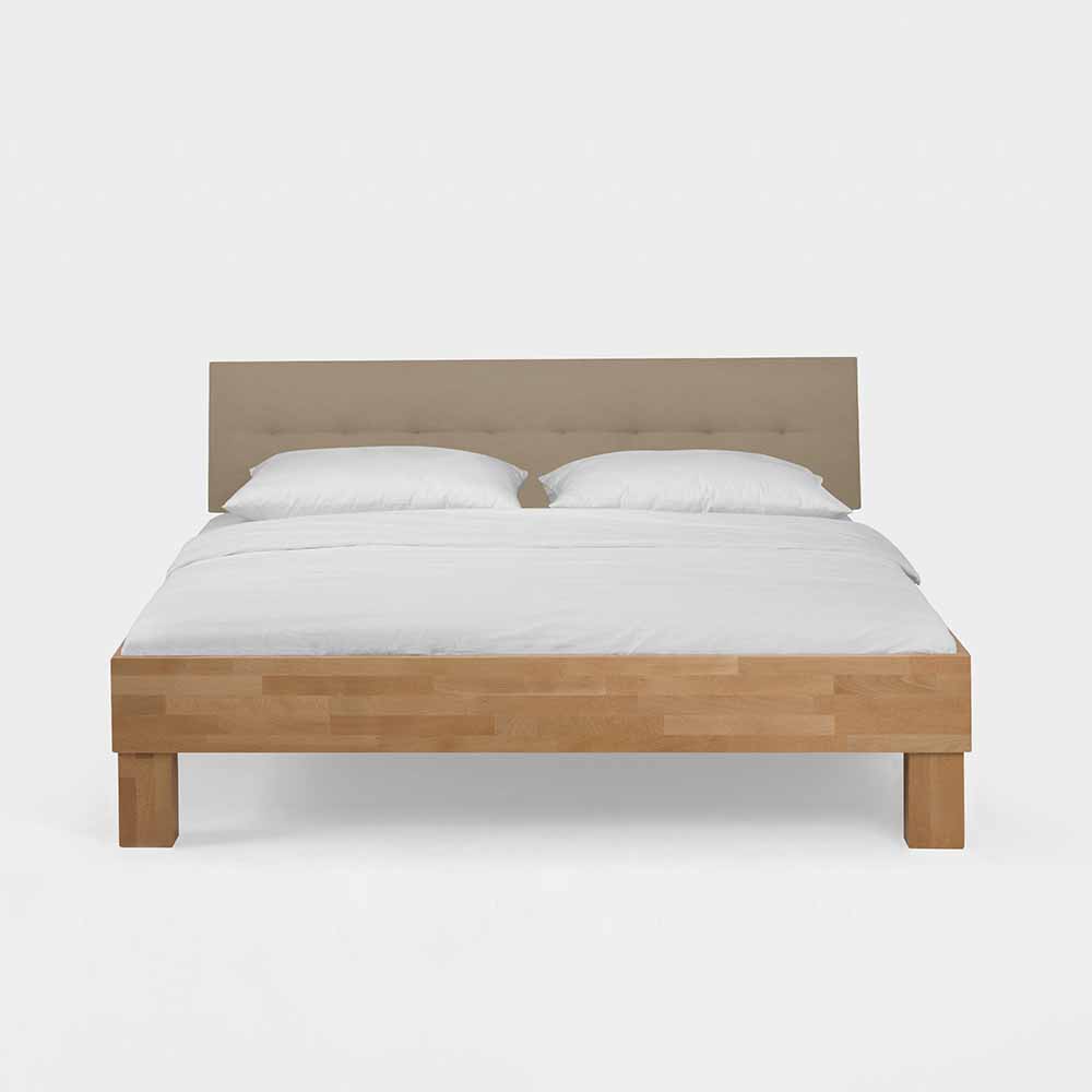 Holz Bett mit Polsterkopfteil Zalto in Buche natur und Beige