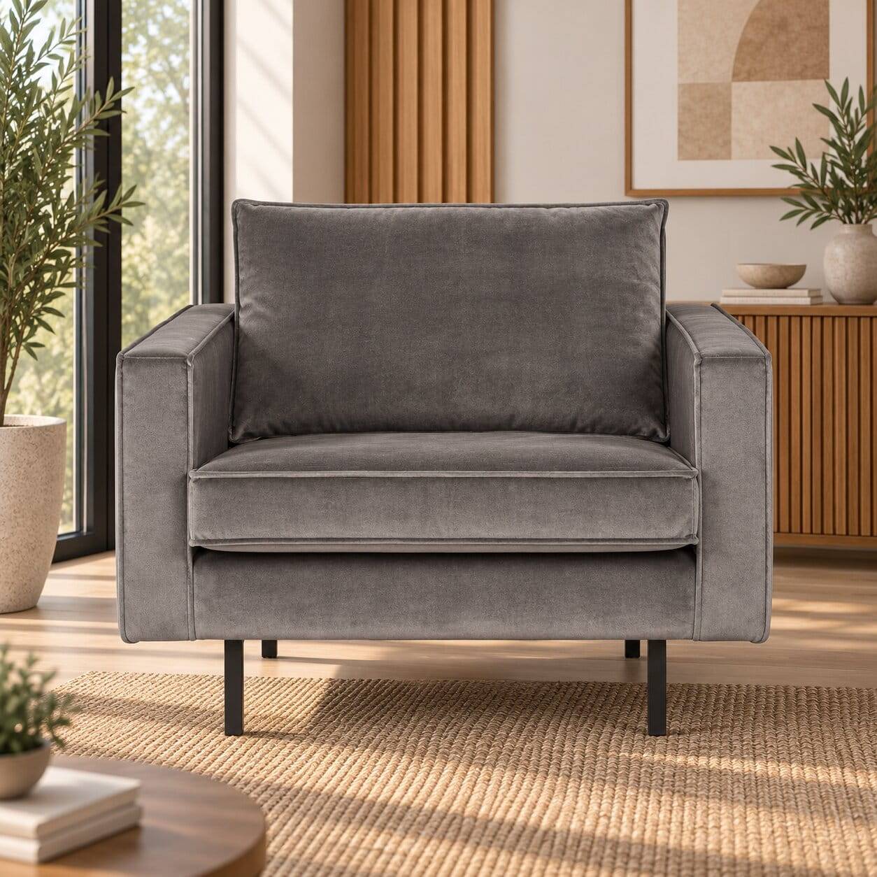 Edler Lounge Sessel mit Samtbezug in Taupe Museo