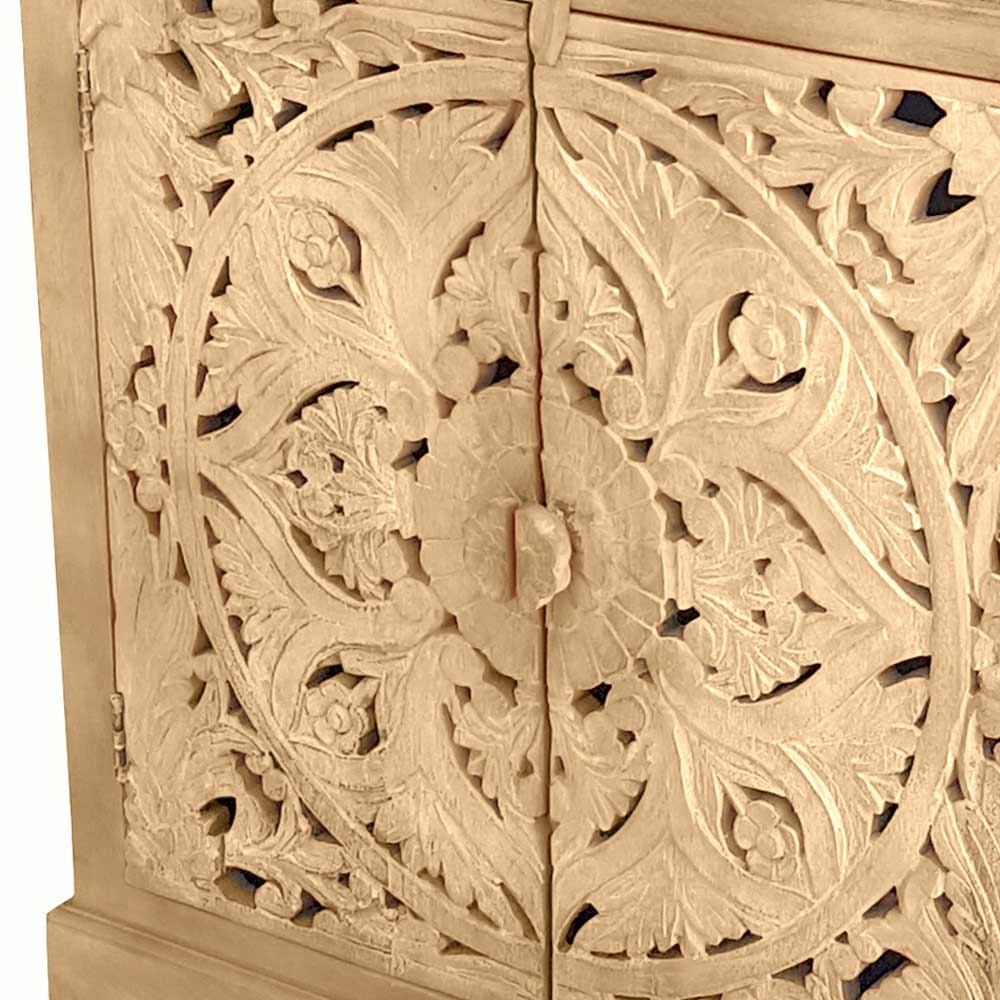 Kommodentüren mit großem runden floralen Ornament und kleinem Holzgriff – Runiasa