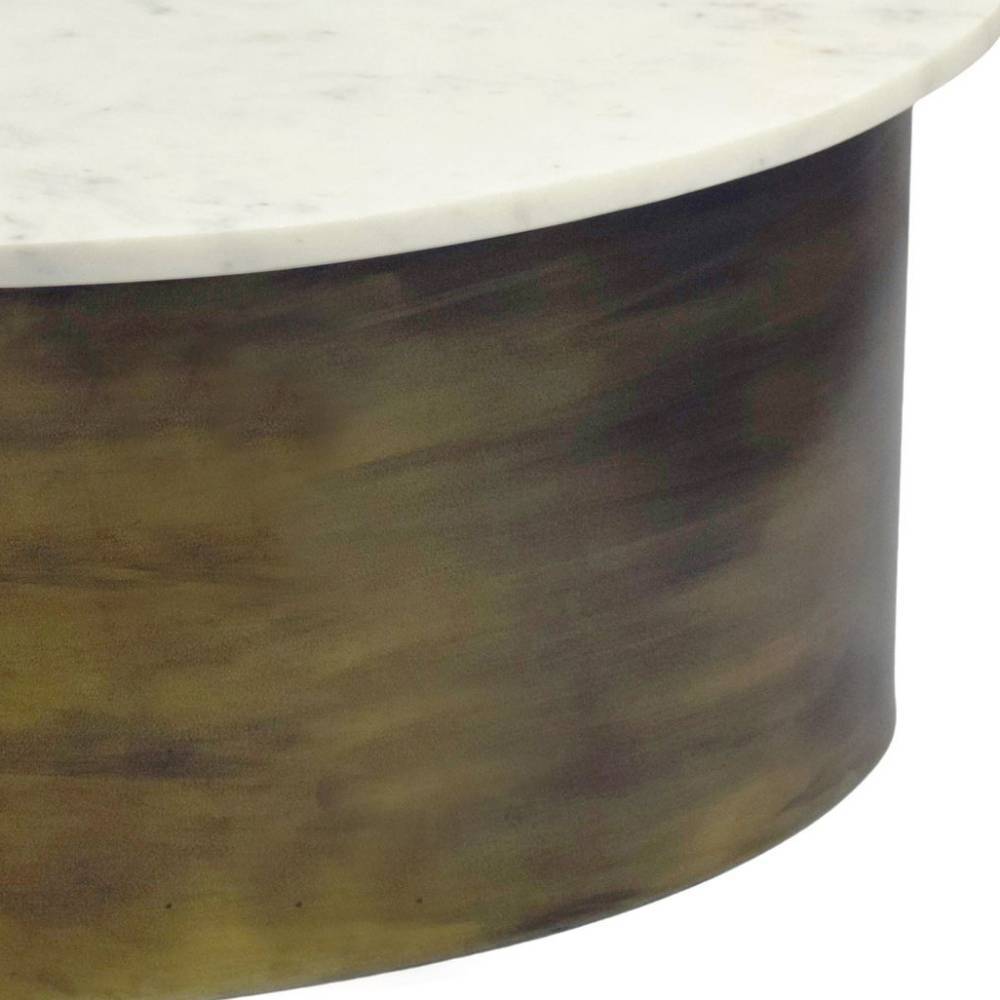 Patiniertes Messinggestell des Couchtisches in gold-brauner Optik – Rico
