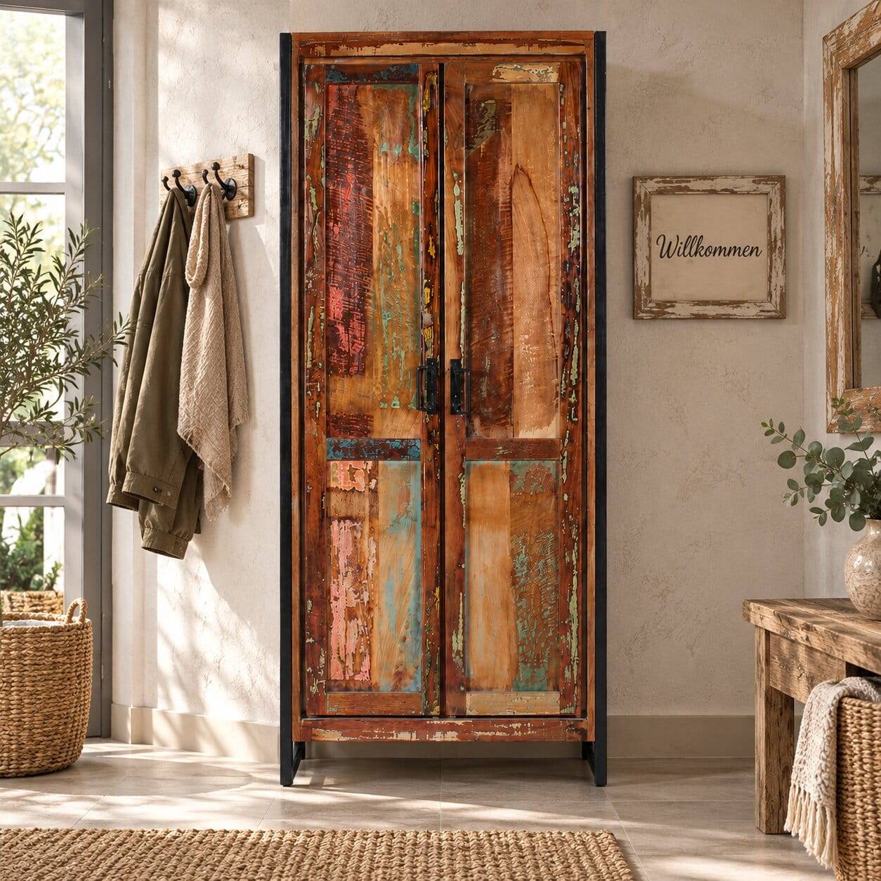 Shabby Chic Dielenschrank aus Recyclingholz - Ensley