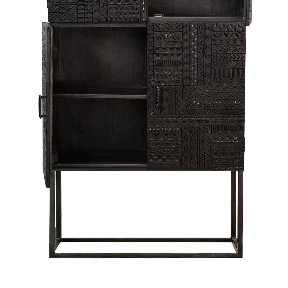 Wohnzimmerschrank mit Schnitzerei - Likening