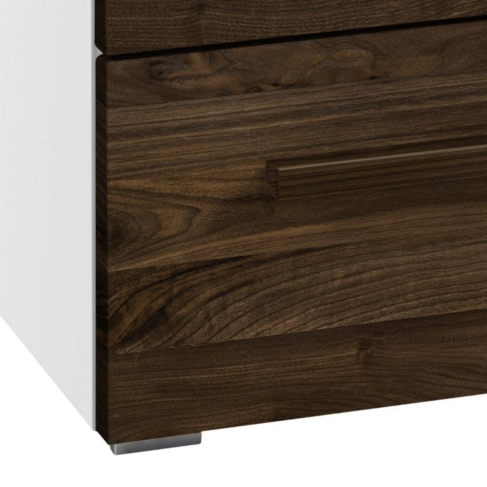 Kommode in Nussbaum Optik mit weißen Seiten, drei Schubladen und Metallfuß – Loriota