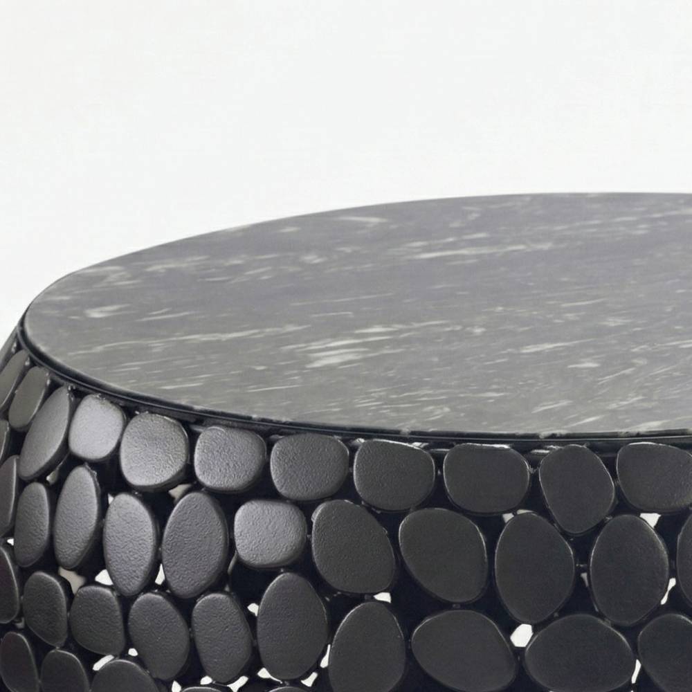 Runde Couchtischplatte aus schwarz-weißem Marmor mit detailreicher Struktur – Malias