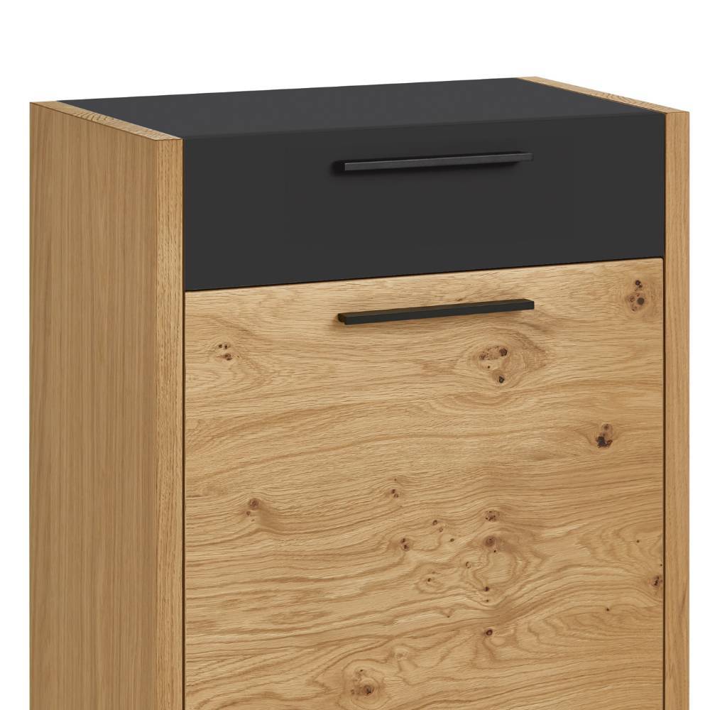 Kommode mit schwarzer Schublade und holzfarbener Tür inklusive schwarzen Griffen – Lavenci