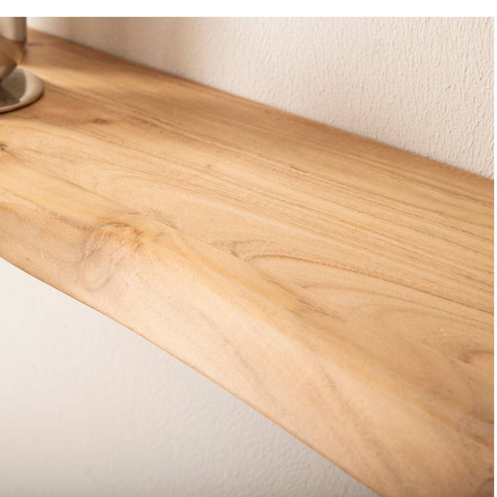 Oberfläche des Skandi Wandboards aus robustem Teakholz an einer hellen Wand befestigt – Brusceda