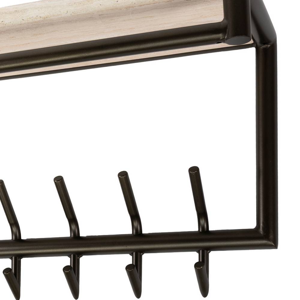 Rechte Seite der Flurgarderobe mit Metallhaken für Kleidung und robustem Rahmen – Matura