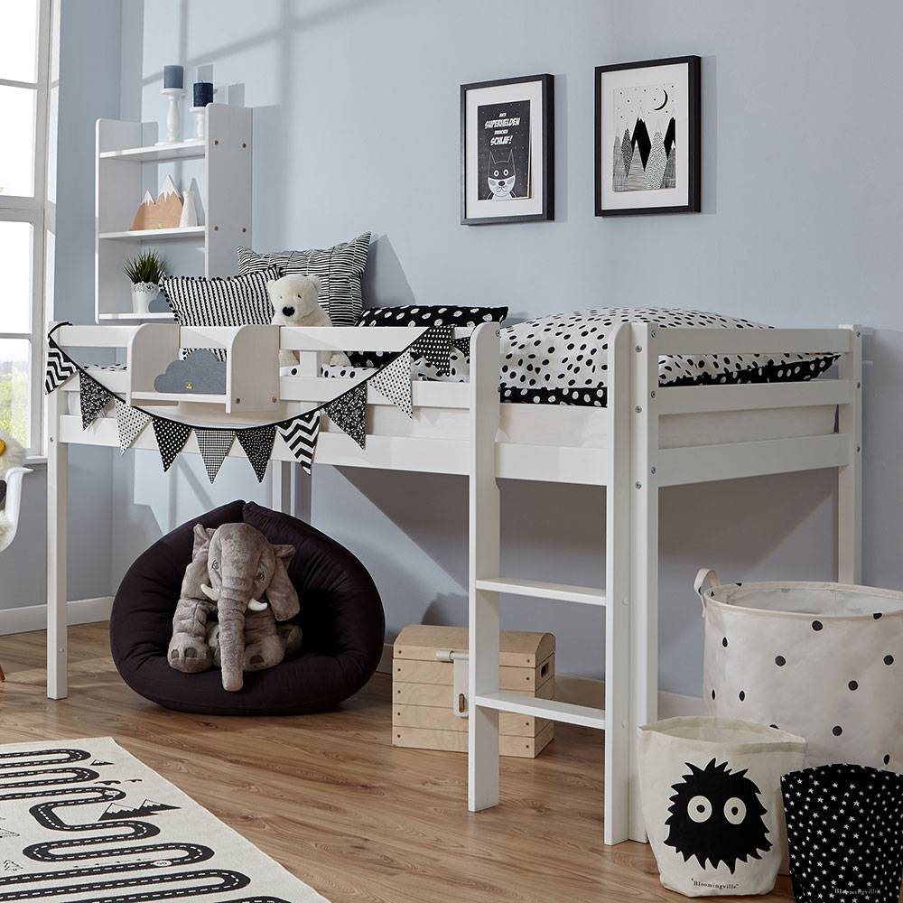 Halbhohes Kinderbett in Weiß aus Buche mit Hängeregal Myroma