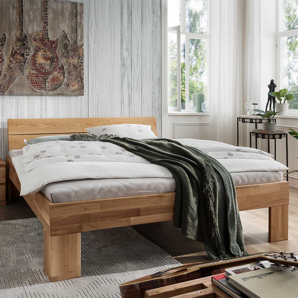 Modernes Holzbett aus geölter Wildeiche in drei Doppelbettgrößen Esvilda