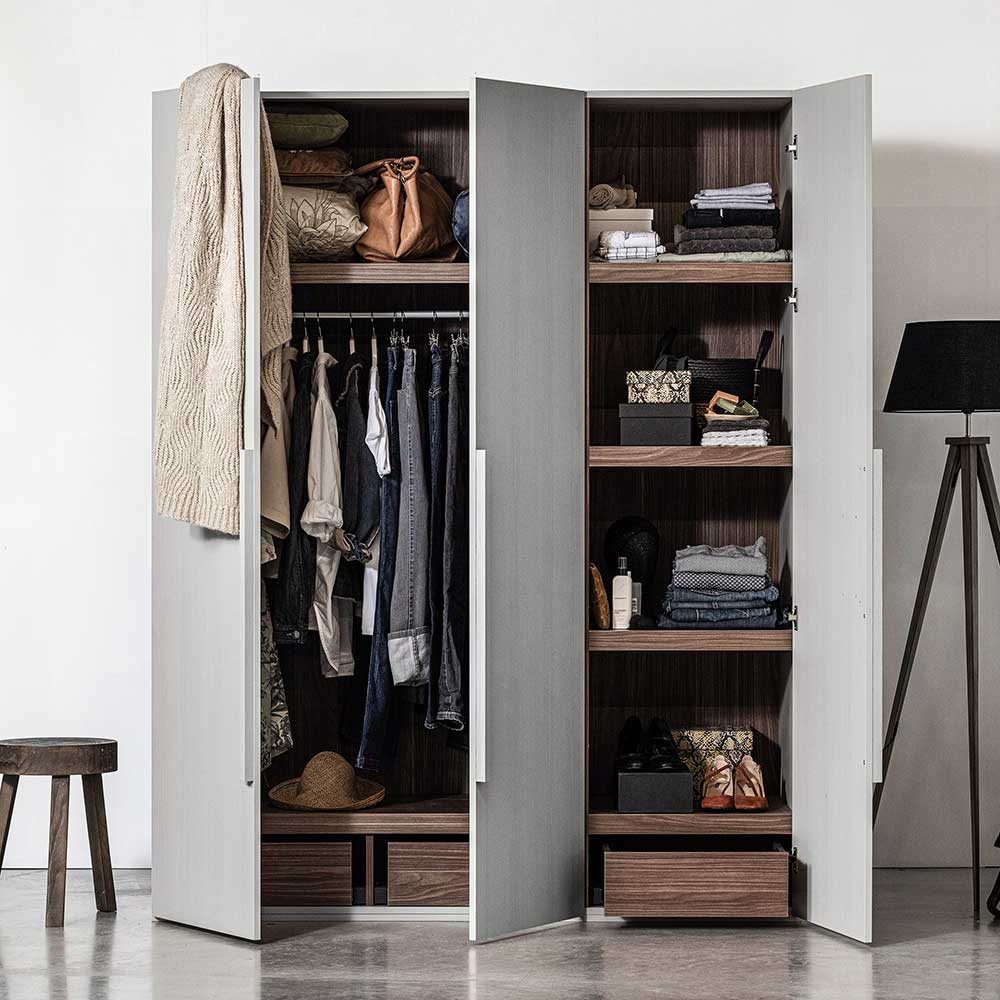 Skandi 3-türiger Schlafzimmerschrank in Grau - Rochella