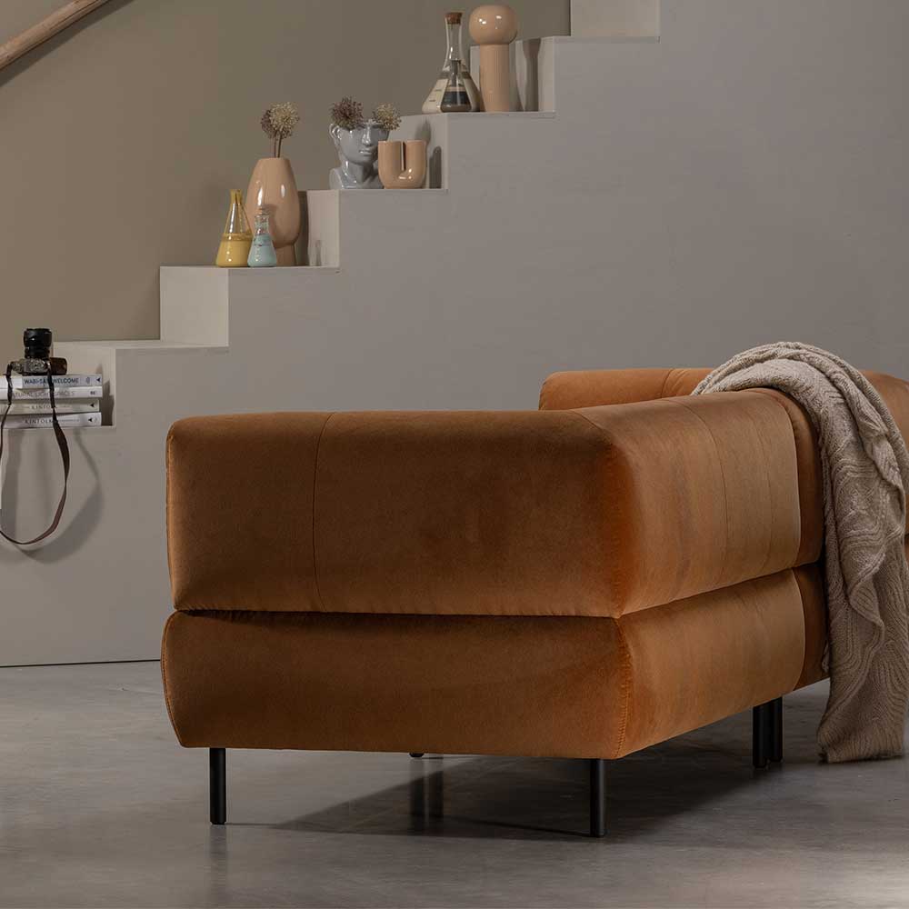 Dreier Sofa mit Armlehnen in Hellbraun - Label