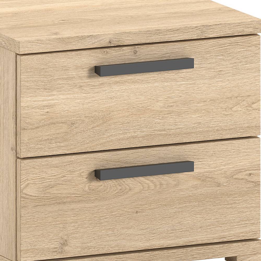 Schubladenfronten der Nachtkommode in Eiche Holzoptik mit dunklen Griffen – Choice