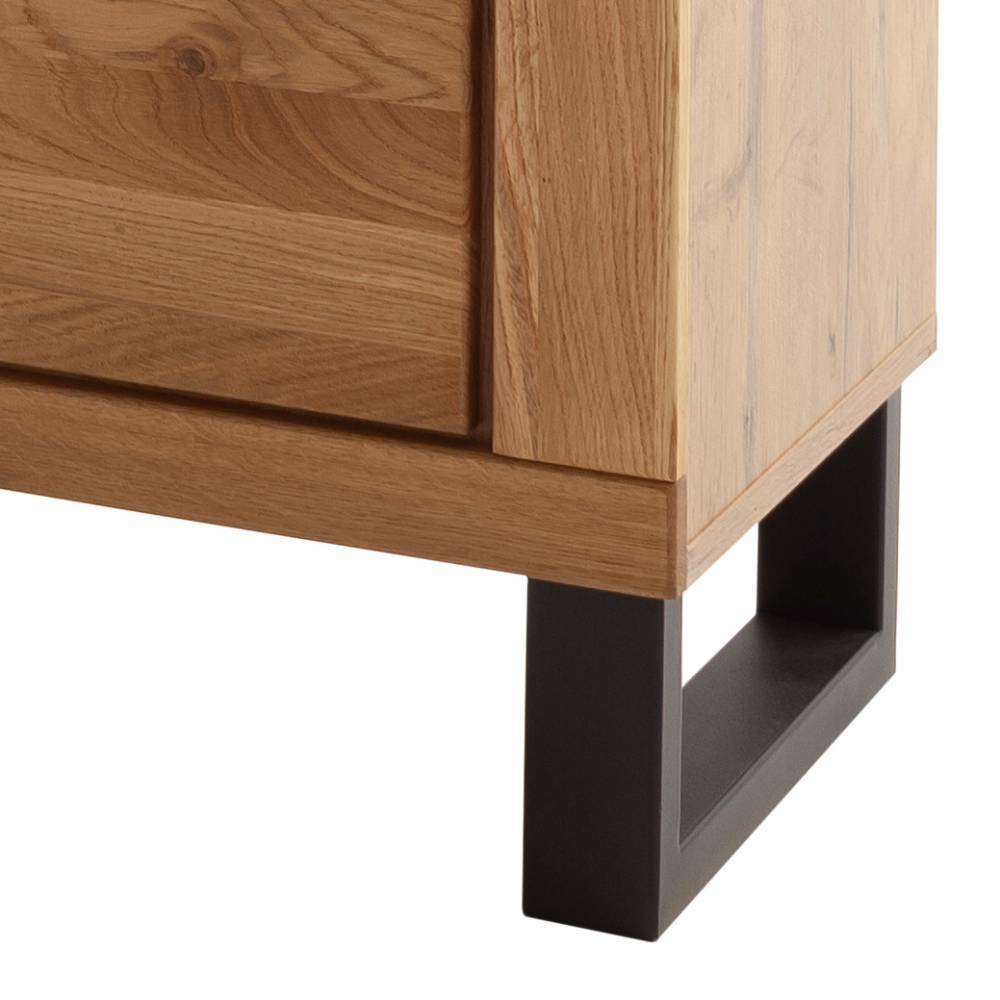 Schwarzes Metallgestell des Industrial Sideboards aus Wildeiche teilmassiv mit robusten Beinen – Scarlett