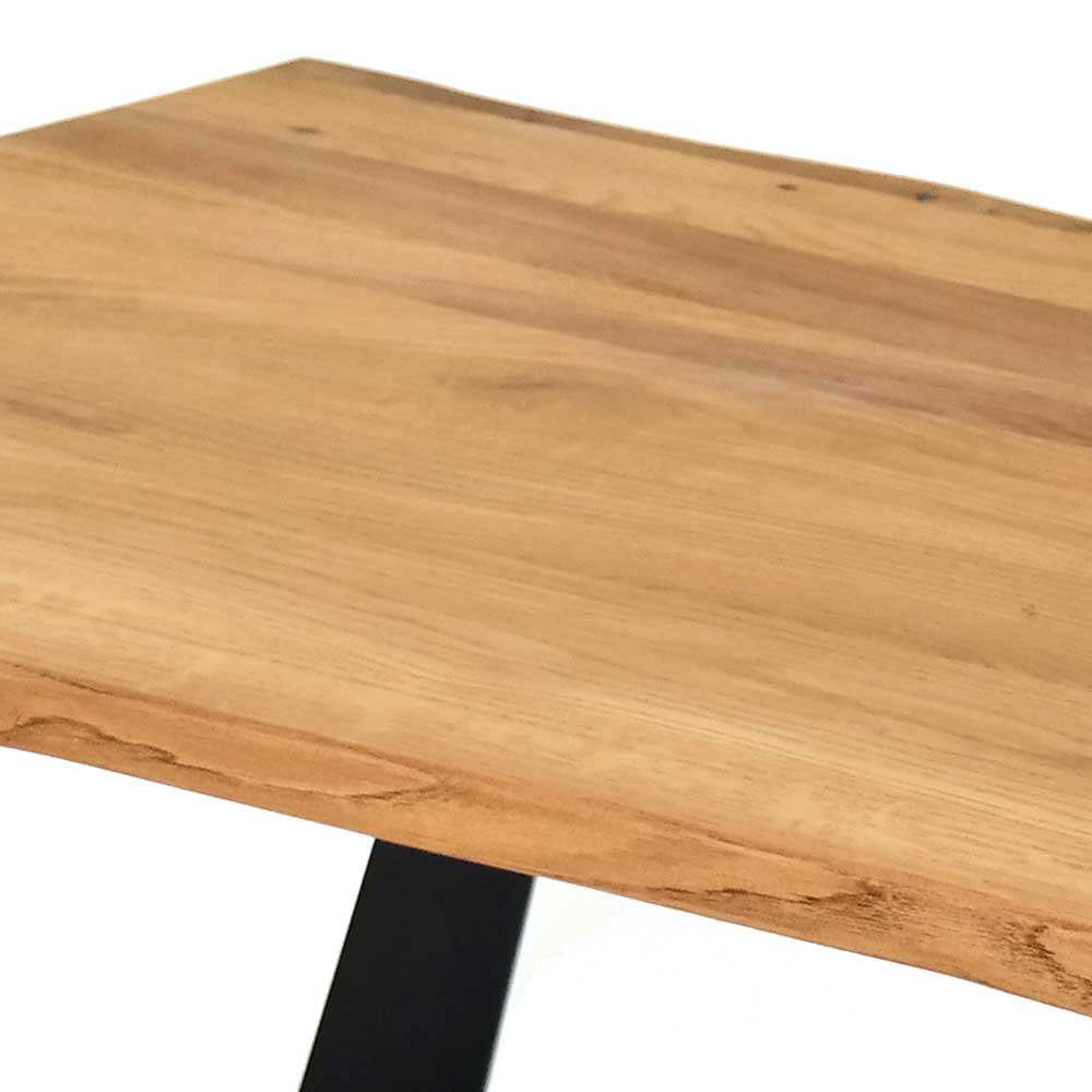 Massiver Eiche Couchtisch mit natürlicher Baumkante und deutlicher Holzmaserung – Akzento