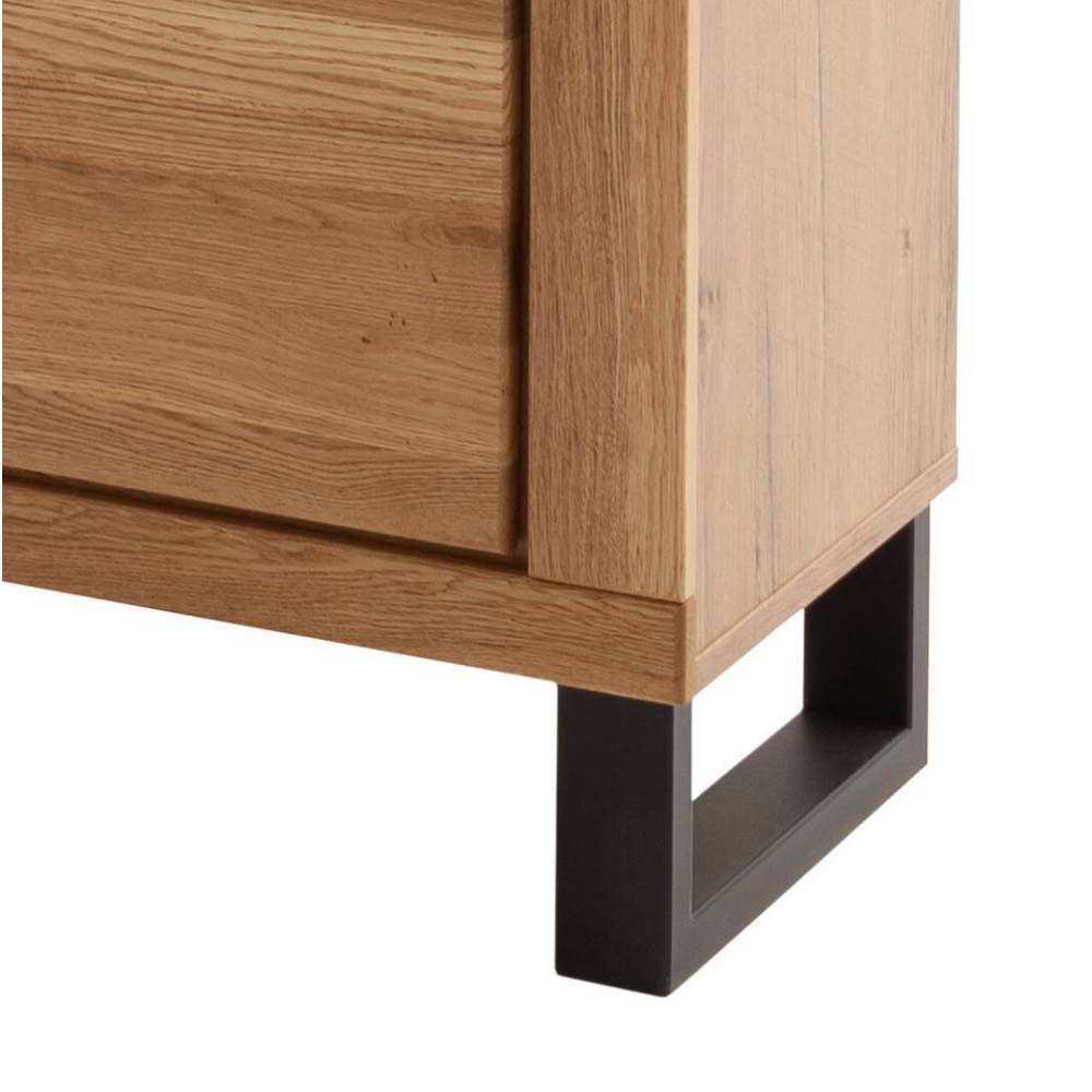 Highboard Vitrine aus Wildeiche mit stabilen schwarzen Metallfüßen Detailansicht – Scarlett