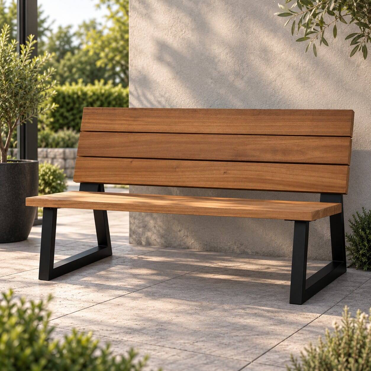 Moderne Gartenbank aus Abachi Holz - Liz