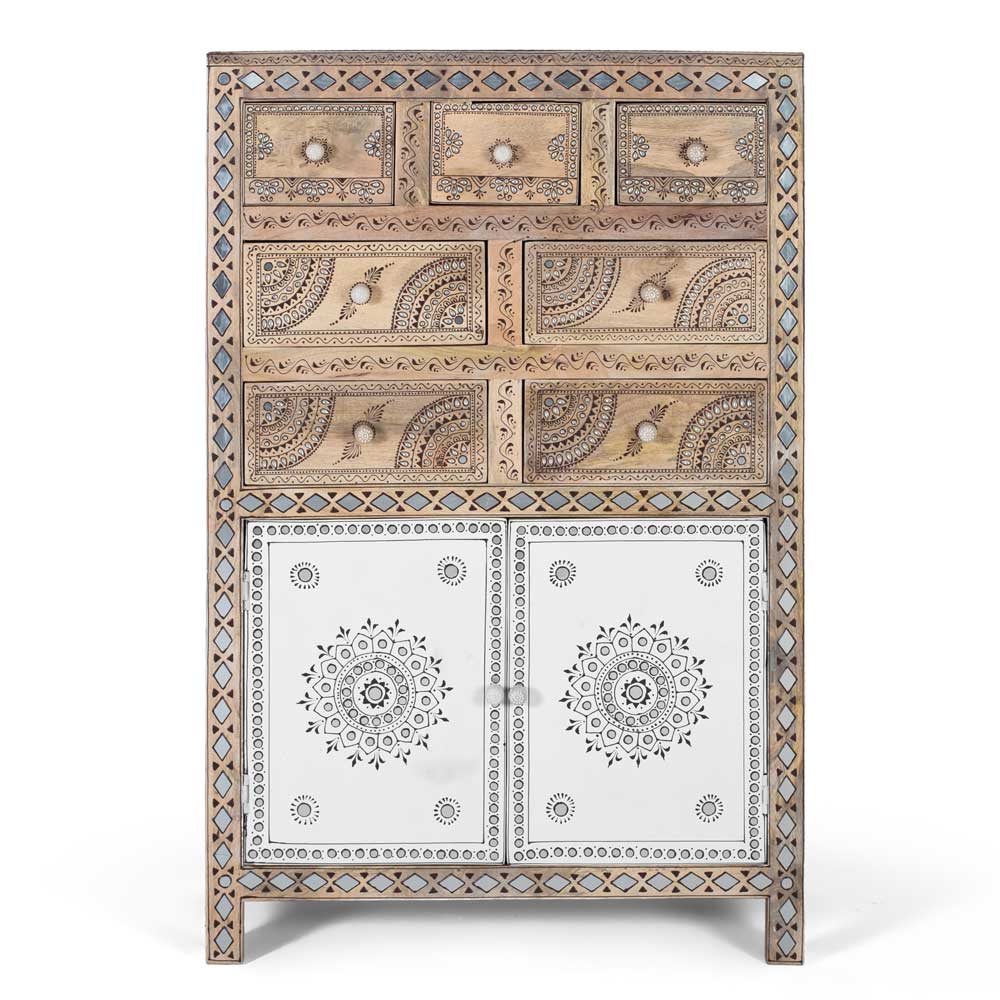 Highboard aus Mangoholz mit Schubladen und Türen, Spiegelelementen und kunstvollen Mustern – Magie