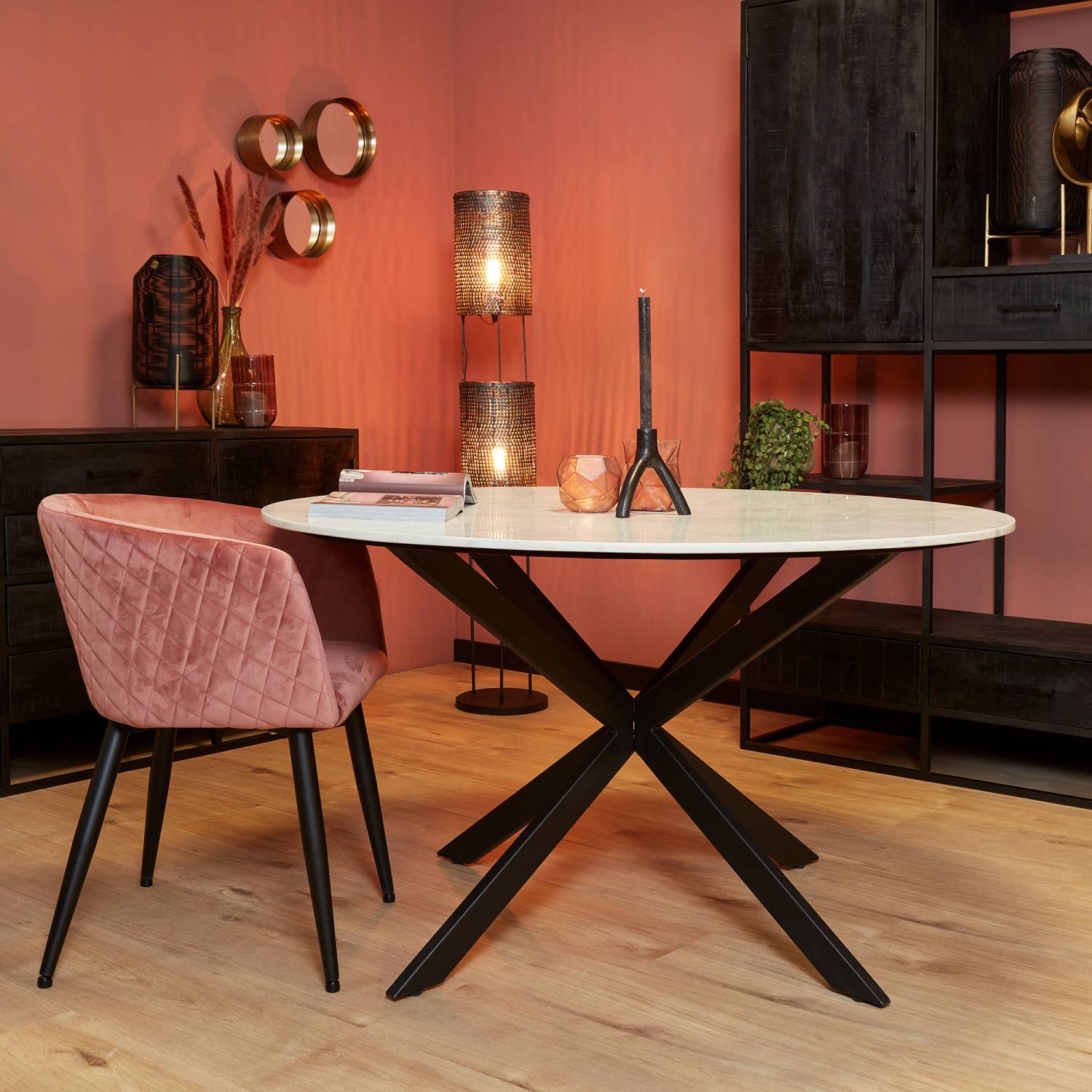 Weißer Designtisch mit runder Tischplatte - Bibliana