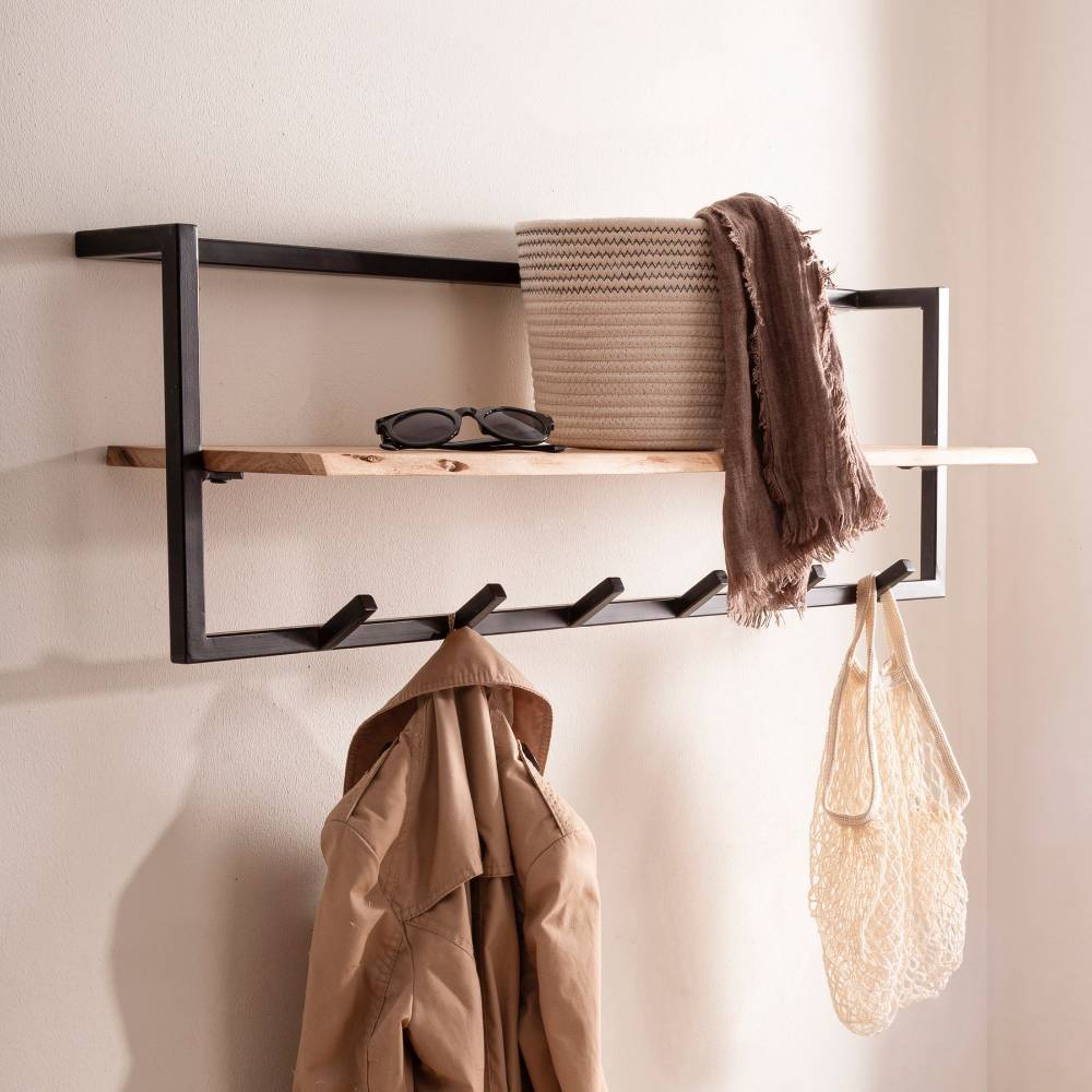 Industrial Hängegarderobe mit Ablage aus Akazienholz und fünf schwarzen Metallhaken – Zirco
