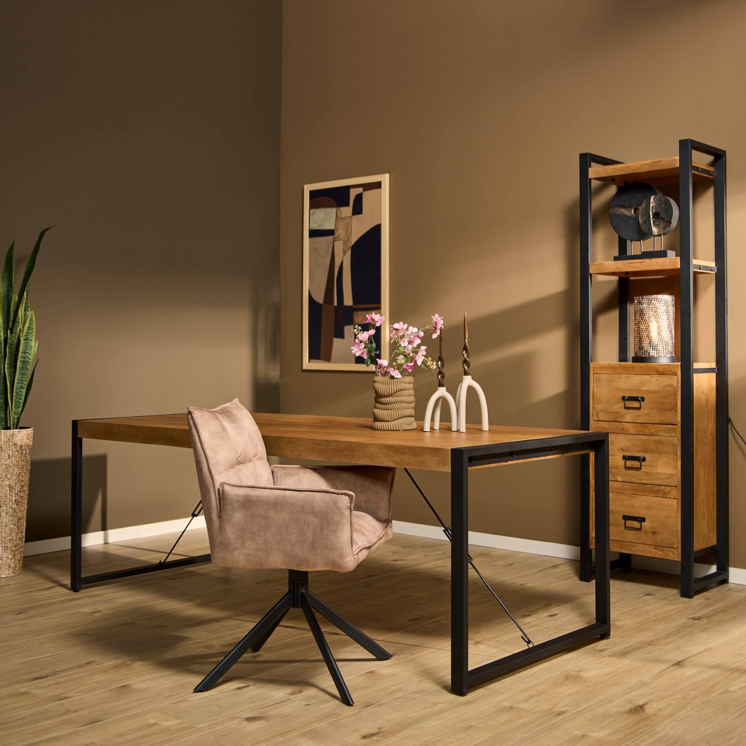 Großer Schreibtisch aus Mangoholz und Metall für Homeoffice und Esszimmer – Ceria