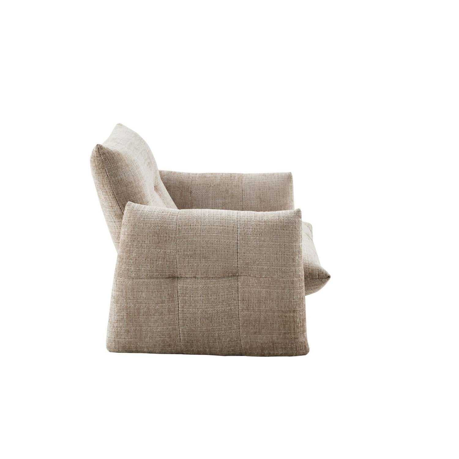 Voluminöser Polstersessel in Beige mit weicher Polsterung von der Seite – Sylverta