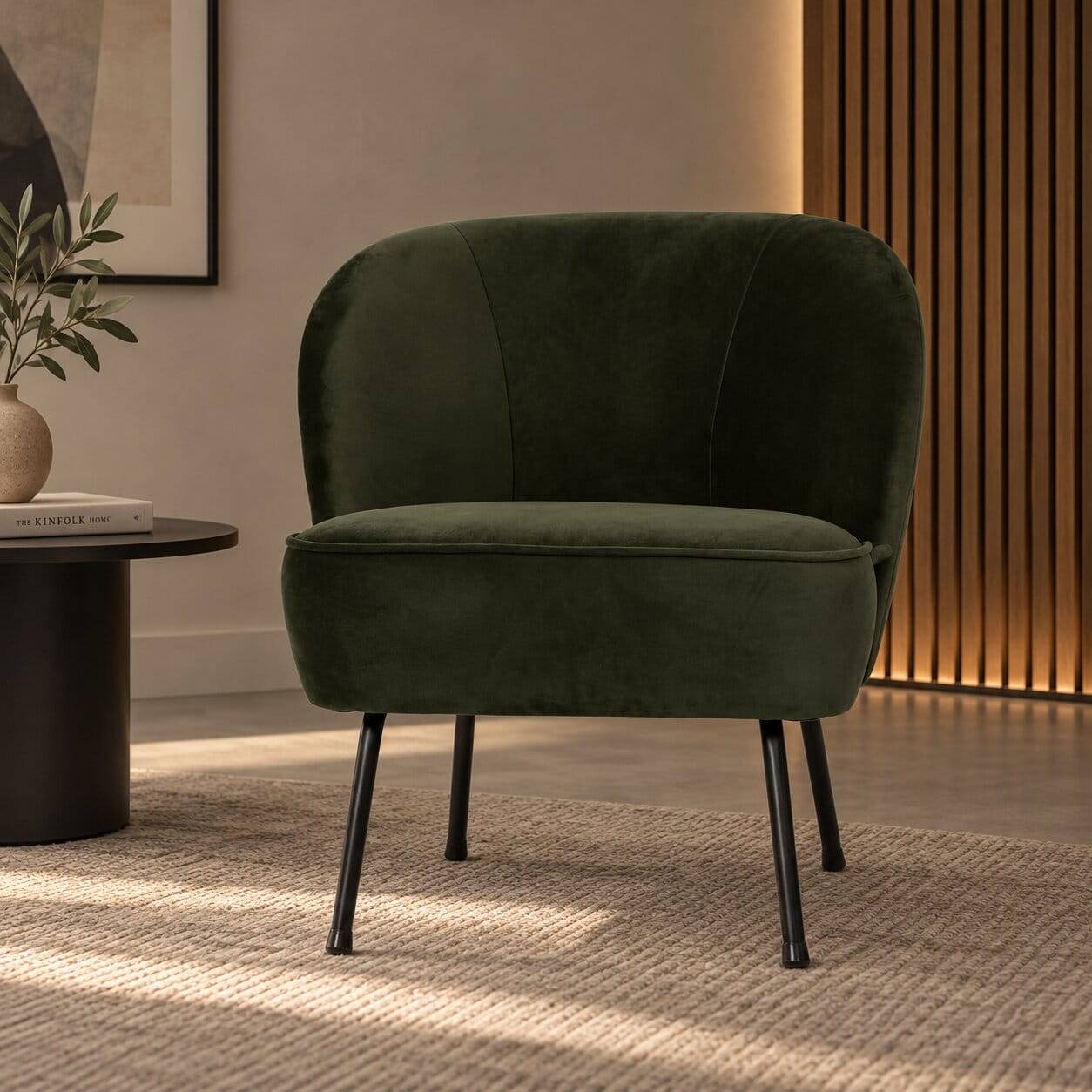 Lounge Sessel in Dunkelgrün Samt mit schwarzen Metallbeinen