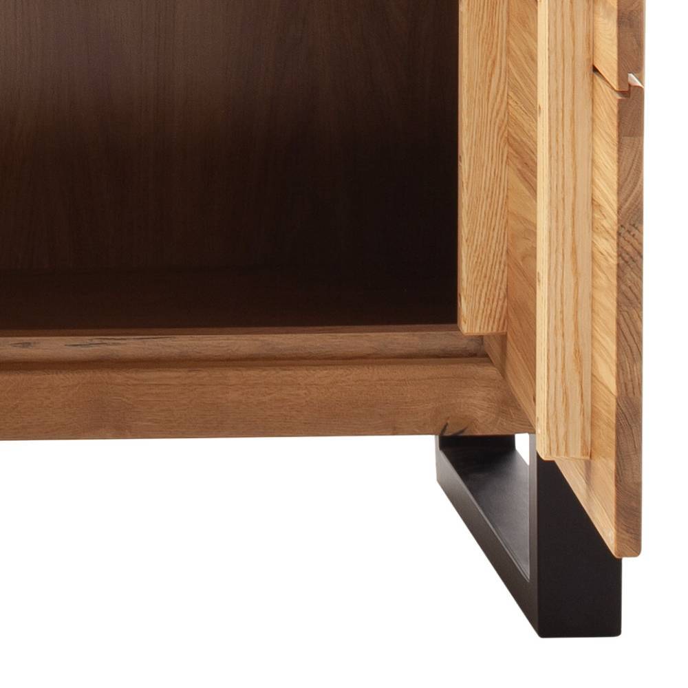 Inneres offenes Fach des Industrial Sideboards aus Wildeiche teilmassiv mit schwarzem Metallgestell – Scarlett