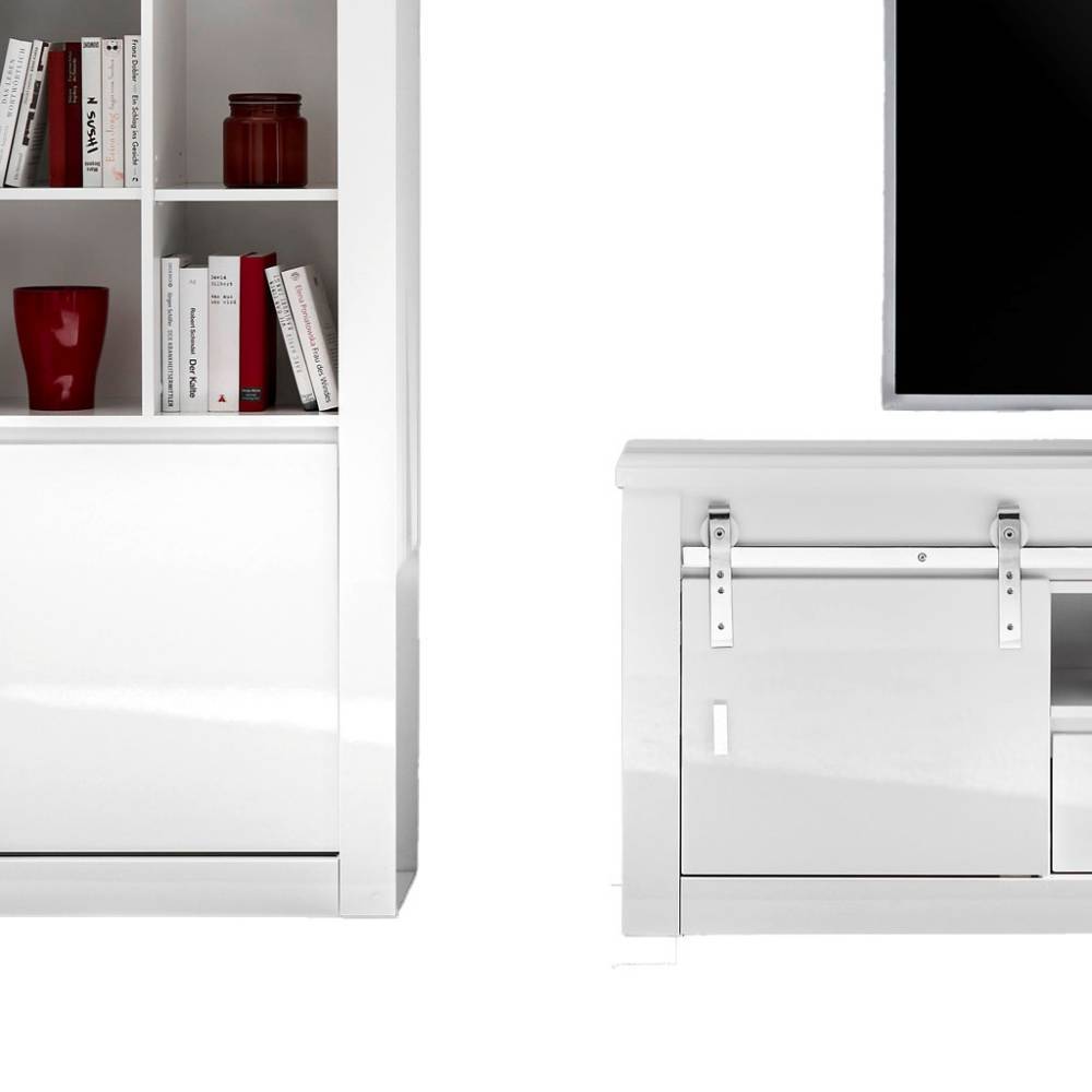 Kombination aus weißer Vitrine und TV-Lowboard des zweiteiligen Wohnwand Sets – Memphys