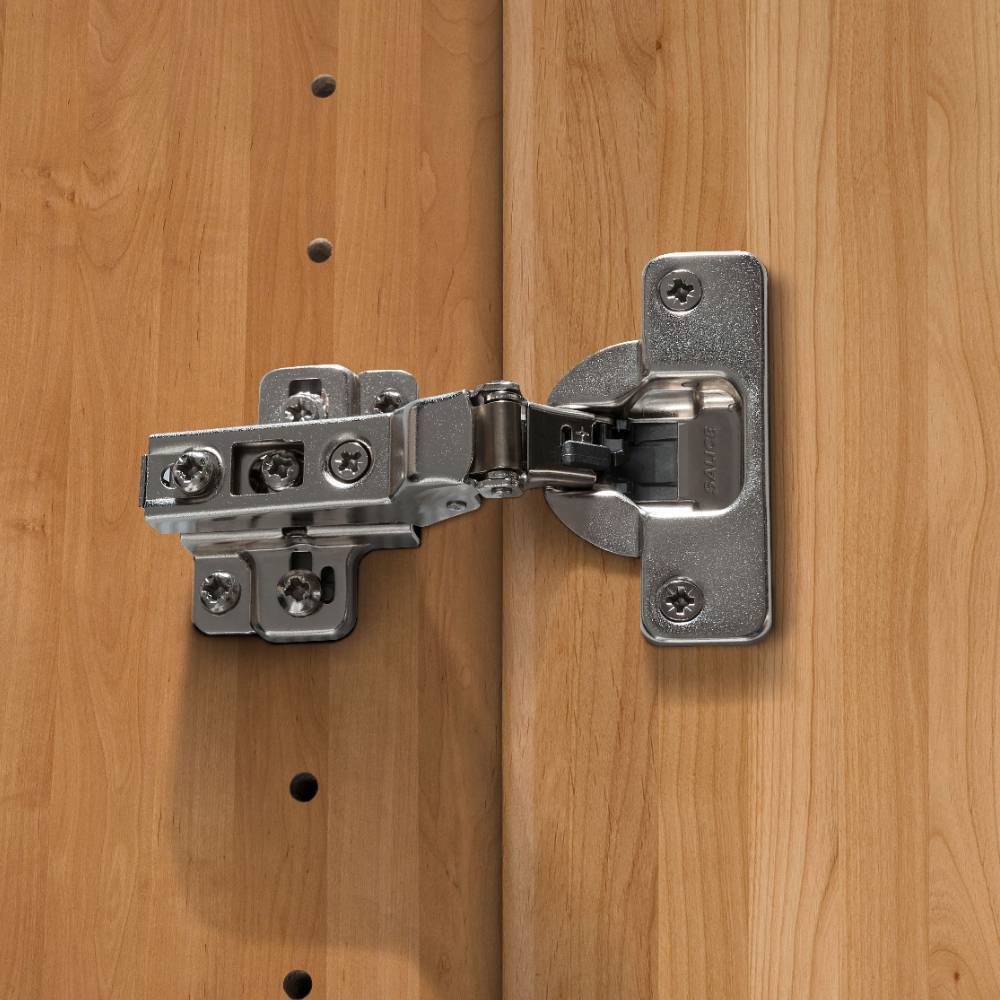 Teilmassiver Schlafzimmerschrank in Erle - Dilacco