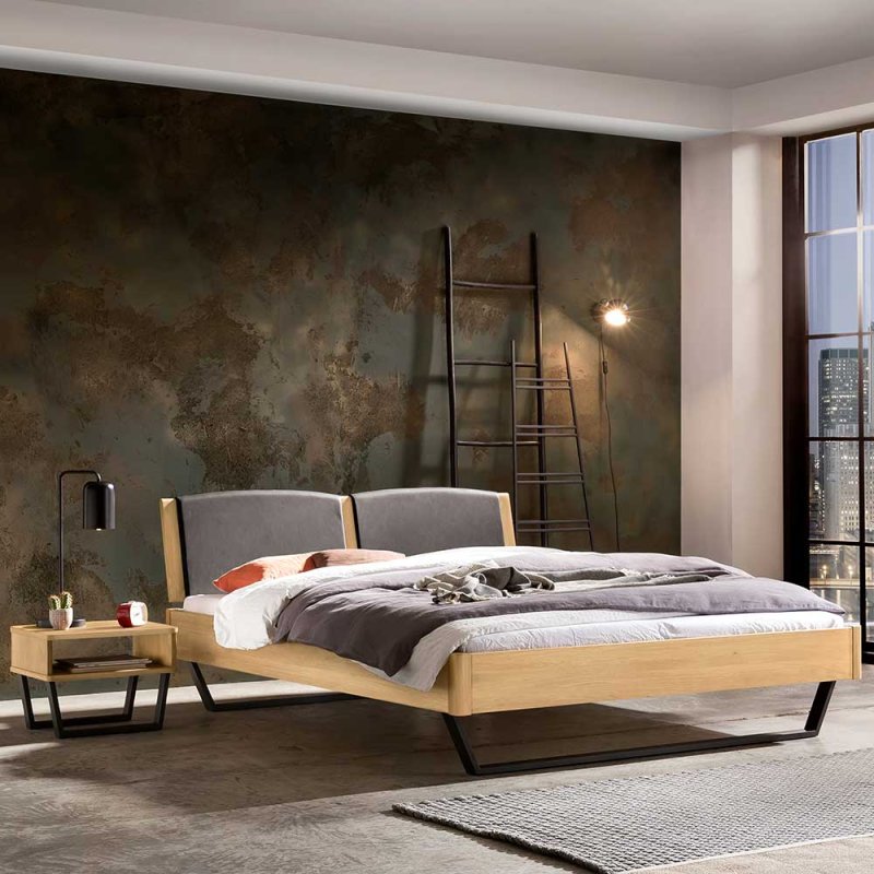 Elegantes Bett Industrial Style Bilder