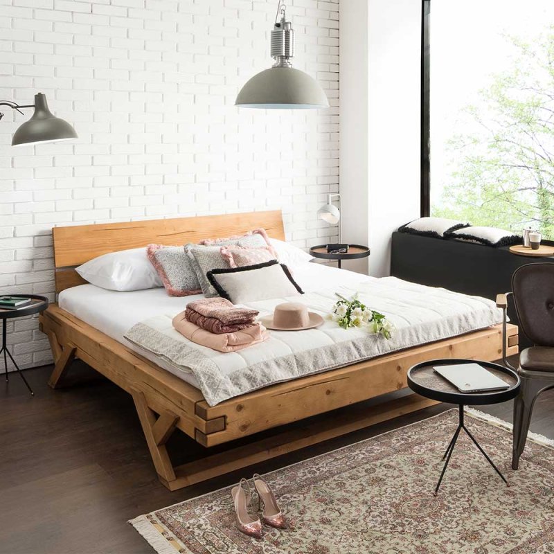 Rustikales Design Holzbett aus Fichte Massivholz mit Antik Finish - Barria